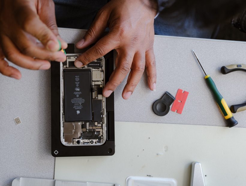 merlin_207361962_5fea4426-a603-47c1-95d9-01f950b49930-mediumSquareAt3X